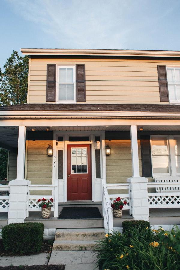 Country Squire Inn And Suites New Holland Buitenkant foto