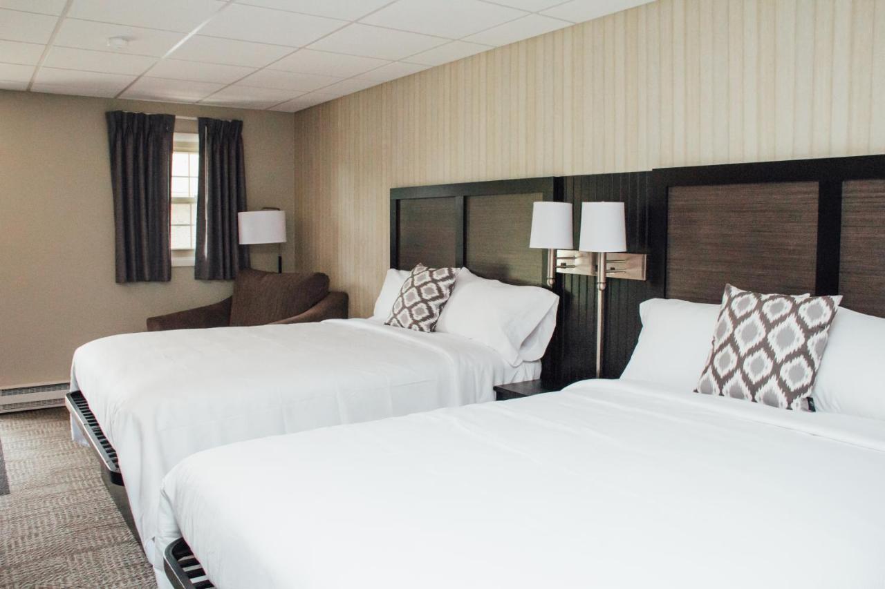 Country Squire Inn And Suites New Holland Buitenkant foto