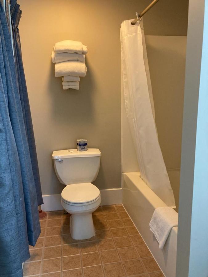 Country Squire Inn And Suites New Holland Buitenkant foto