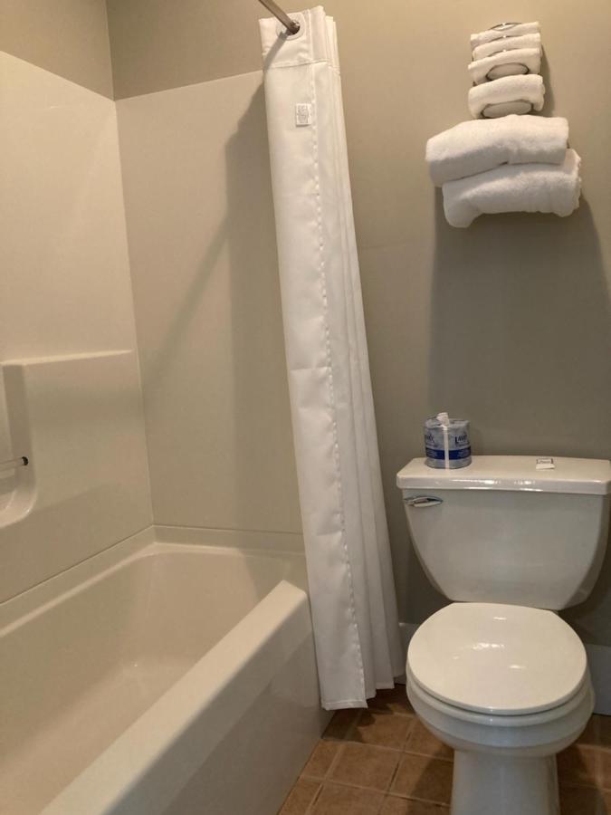 Country Squire Inn And Suites New Holland Buitenkant foto