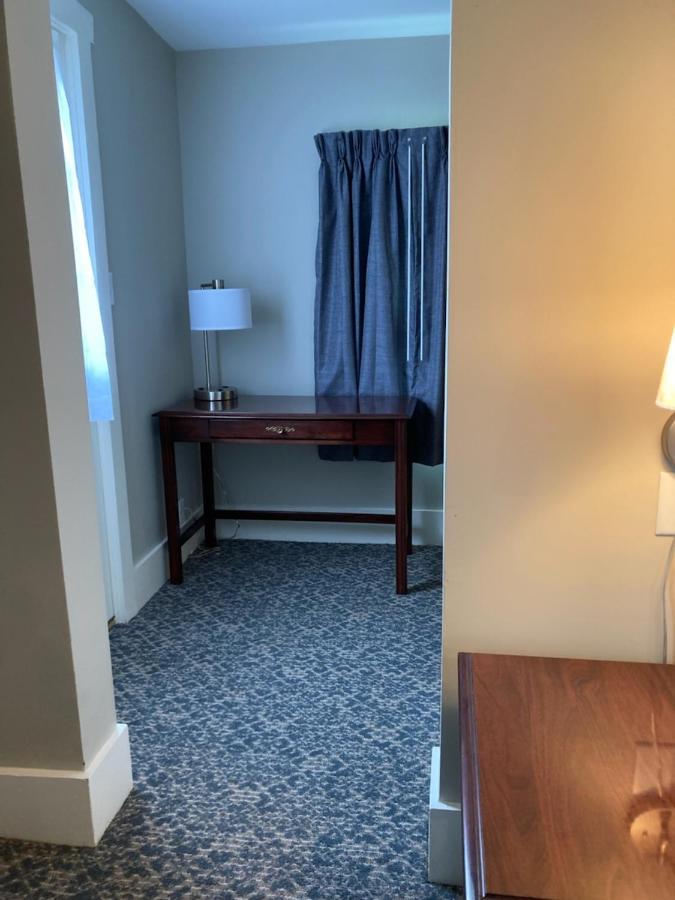 Country Squire Inn And Suites New Holland Buitenkant foto
