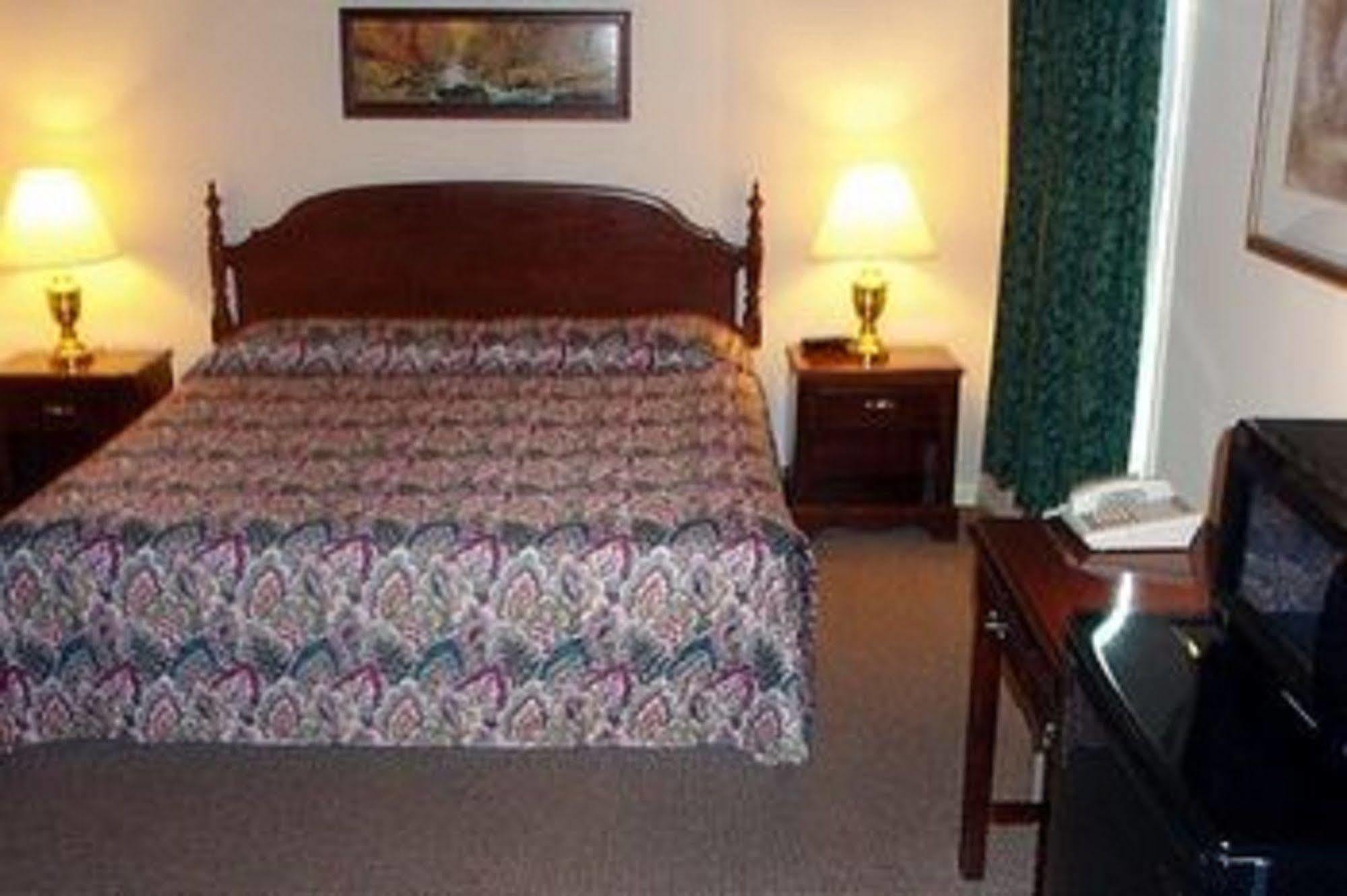 Country Squire Inn And Suites New Holland Buitenkant foto