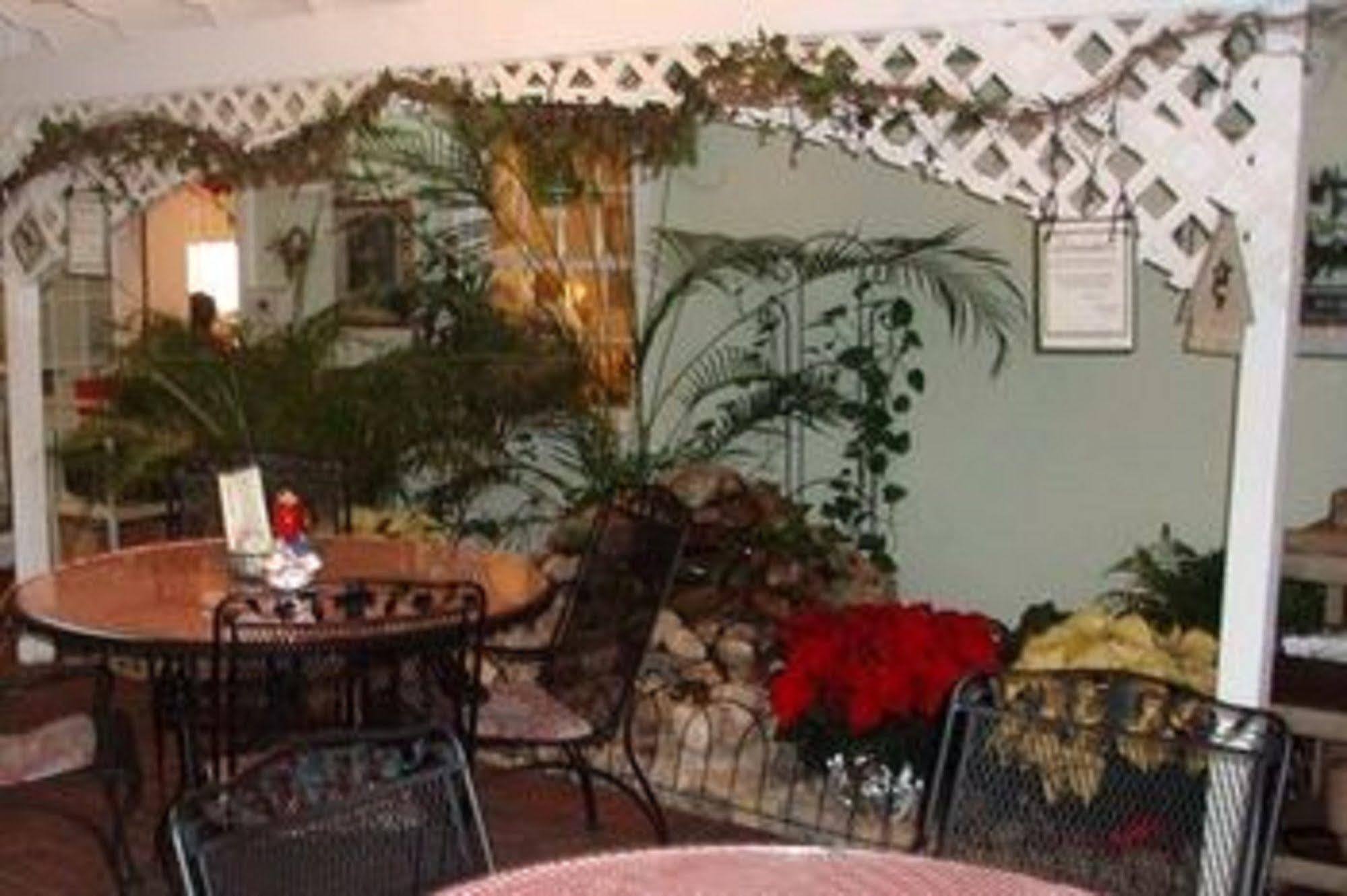 Country Squire Inn And Suites New Holland Buitenkant foto